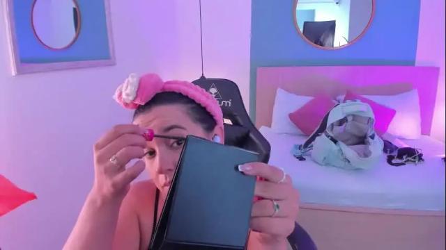 Image 7 of izaro_22 Stream on Chaturbate on 1 month ago