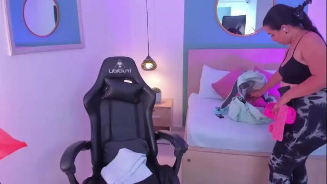 Image 8 of izaro_22 Stream on Chaturbate on 1 month ago