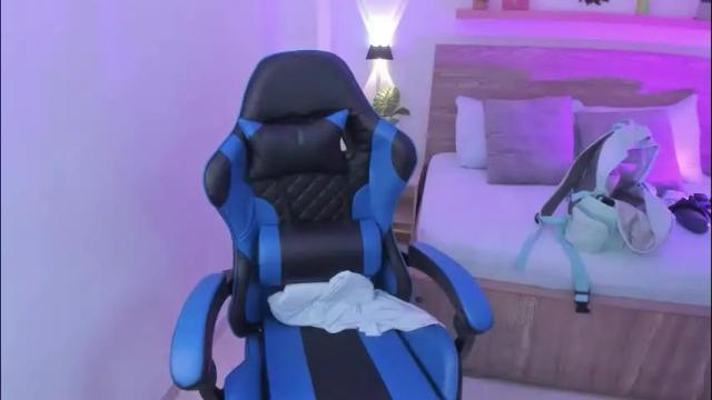 Image 2 of izaro_22 Stream on Chaturbate on 1 month ago