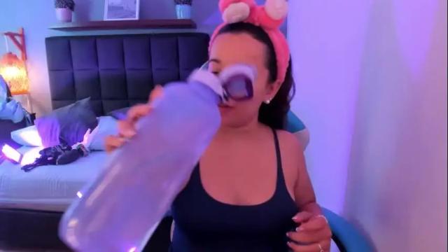 Image 2 of izaro_22 Stream on Chaturbate on 1 month ago