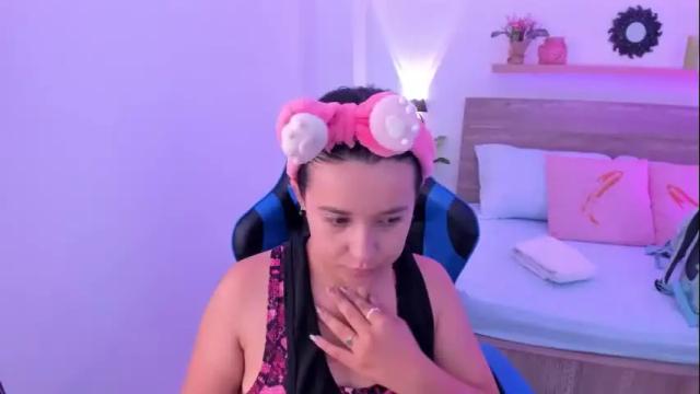 Image 3 of izaro_22 Stream on Chaturbate on 29 days ago