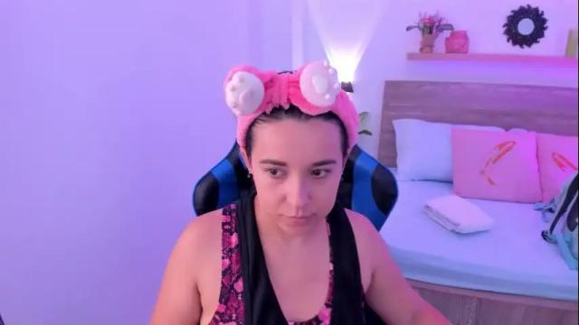 Image 4 of izaro_22 Stream on Chaturbate on 29 days ago