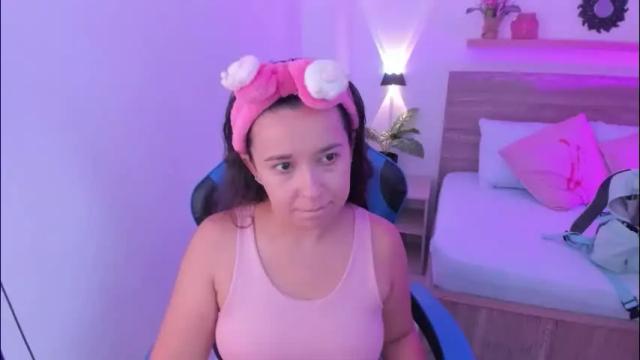 Image 2 of izaro_22 Stream on Chaturbate on 27 days ago