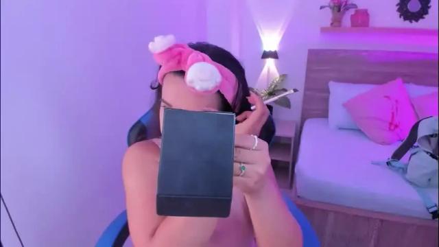 Image 3 of izaro_22 Stream on Chaturbate on 27 days ago