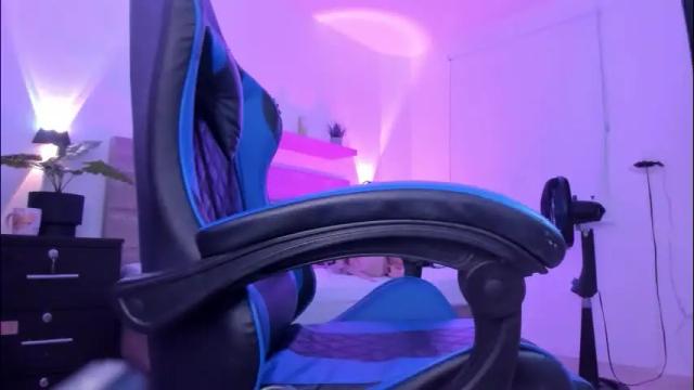 Image 3 of izaro_22 Stream on Chaturbate on 10 days ago