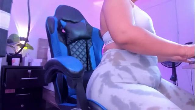 Image 2 of izaro_22 Stream on Chaturbate on 6 days ago