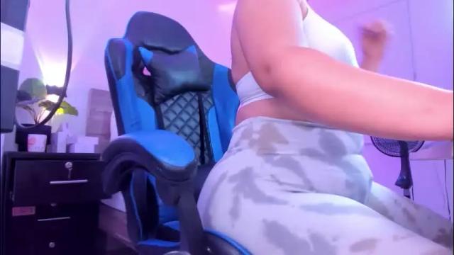 Image 4 of izaro_22 Stream on Chaturbate on 6 days ago