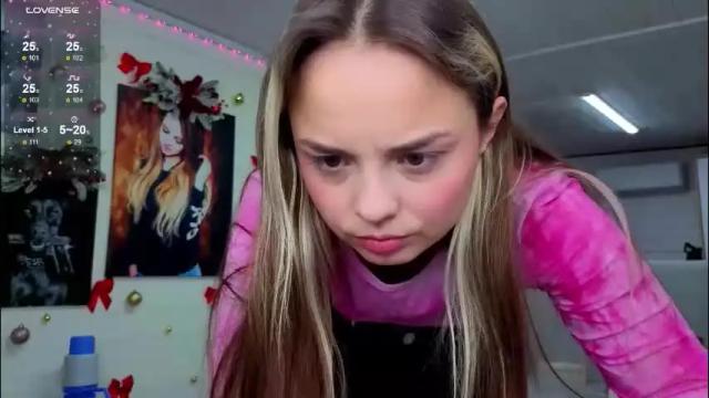 Image 10 of izi_fox Stream on Chaturbate on 19 days ago