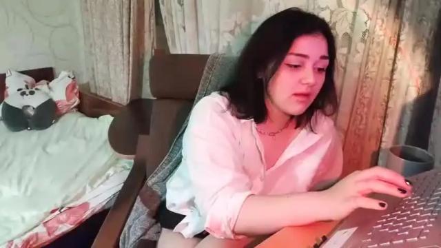 Image 4 of izzie_adams Stream on Chaturbate on 18 months ago