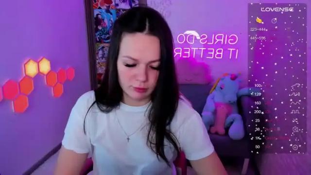 Image 3 of j_malibu Stream on Chaturbate on 16 months ago