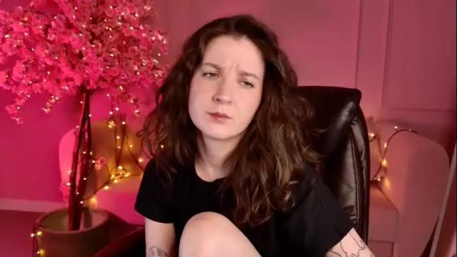 Image 2 of jackiebard Stream on Chaturbate on 1 month ago