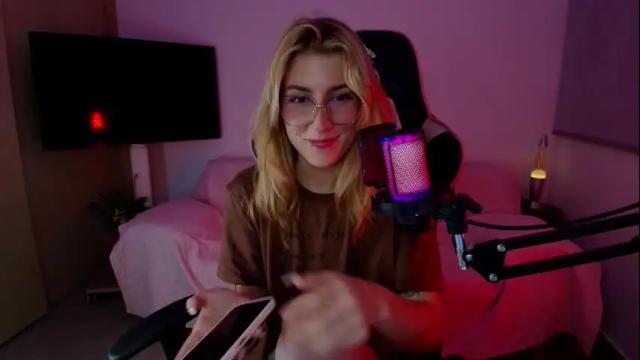Image 2 of jacky_croft Stream on Chaturbate on 1 month ago