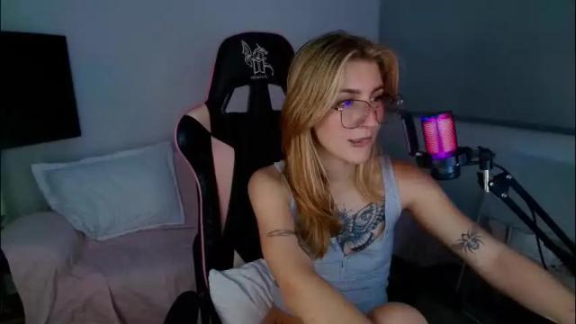 Image 10 of jacky_croft Stream on Chaturbate on 1 month ago