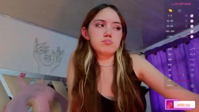 Image 4 of jaddee_tay Stream on Chaturbate on 19 months ago