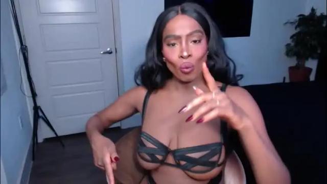 Image 10 of jade1677 Stream on Chaturbate on 1 month ago