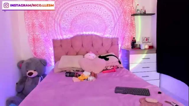 Image 6 of jade__weed Stream on Chaturbate on 27 days ago