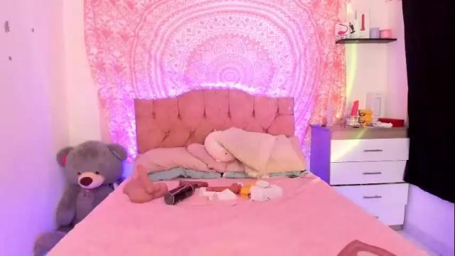Image 7 of jade__weed Stream on Chaturbate on 14 days ago