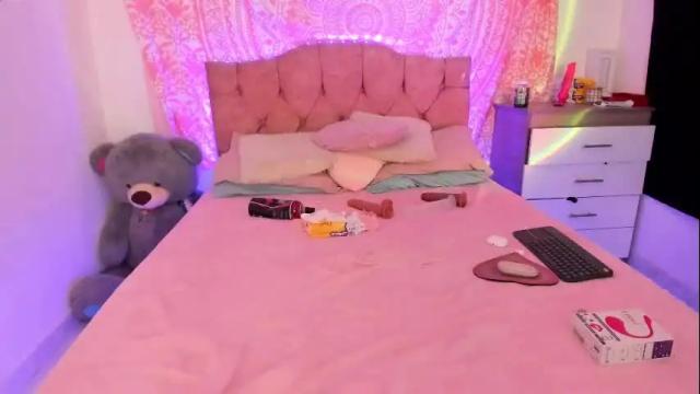 Image 10 of jade__weed Stream on Chaturbate on 11 days ago