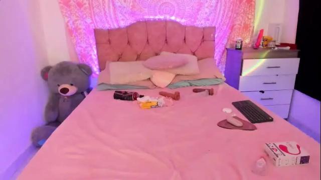 Image 12 of jade__weed Stream on Chaturbate on 11 days ago