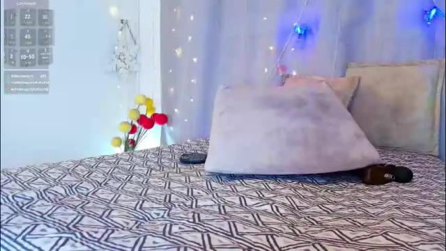 Image 12 of jade_brunnette Stream on Chaturbate on 9 days ago