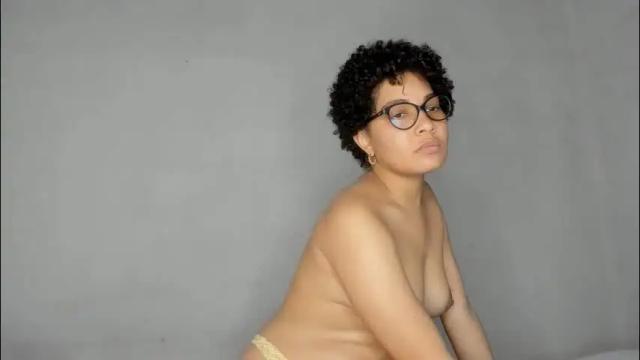 Image 2 of jade_dorthini Stream on Chaturbate on 1 month ago