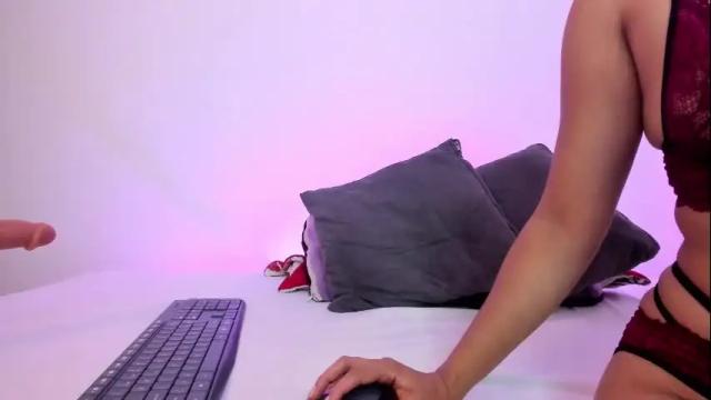 Image 12 of jade_james Stream on Chaturbate on 2 months ago