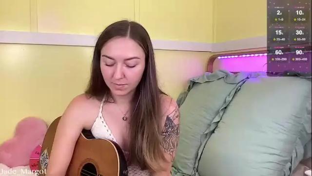 Image 4 of jade_margot Stream on Chaturbate on 2 months ago