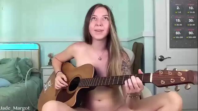 Image 12 of jade_margot Stream on Chaturbate on 1 month ago