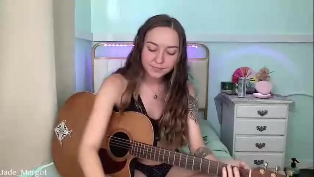 Image 10 of jade_margot Stream on Chaturbate on 23 days ago