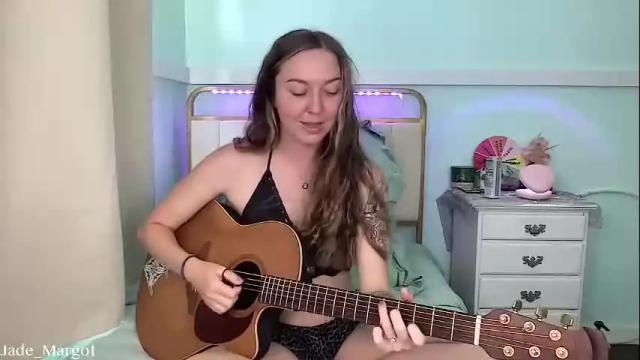 Image 11 of jade_margot Stream on Chaturbate on 23 days ago