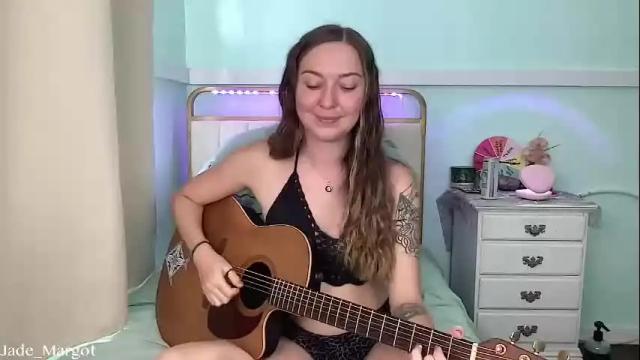 Image 2 of jade_margot Stream on Chaturbate on 23 days ago