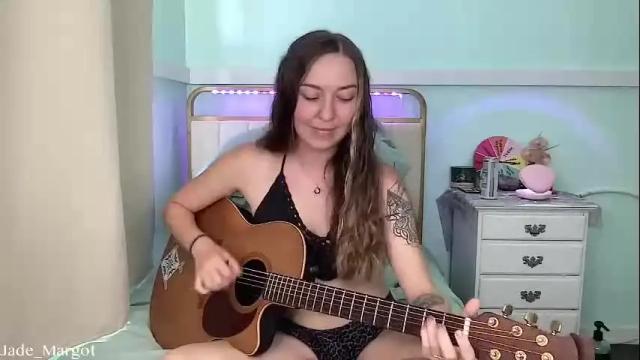 Image 4 of jade_margot Stream on Chaturbate on 23 days ago