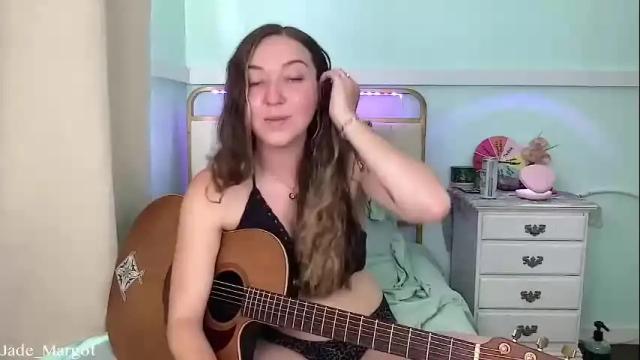 Image 6 of jade_margot Stream on Chaturbate on 23 days ago