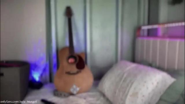 Image 12 of jade_margot Stream on Chaturbate on 1 month ago