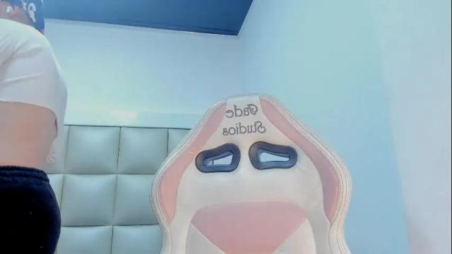 Image 12 of jadeestudios Stream on Chaturbate on 1 month ago