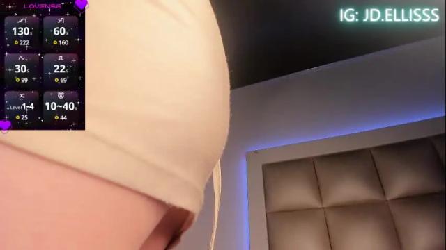 Image 3 of jadeestudios Stream on Chaturbate on 27 days ago