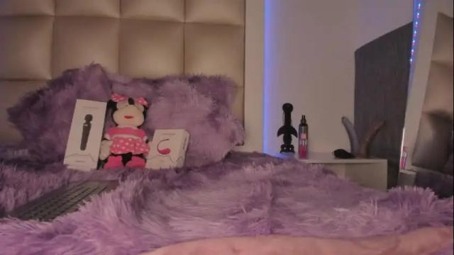 Image 3 of jadeestudios Stream on Chaturbate on 18 days ago