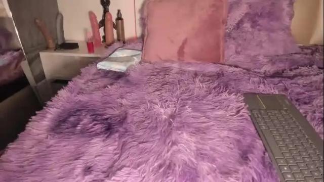 Image 7 of jadeestudios Stream on Chaturbate on 14 days ago