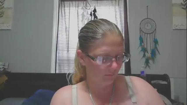 Image 4 of jadeluv Stream on Chaturbate on 7 months ago