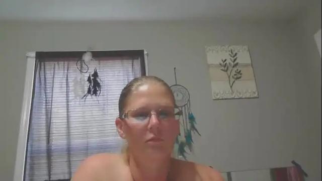 Image 4 of jadeluv Stream on Chaturbate on 3 months ago