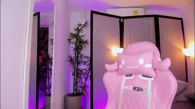 Image 2 of jademorwen Stream on Chaturbate on 2 months ago