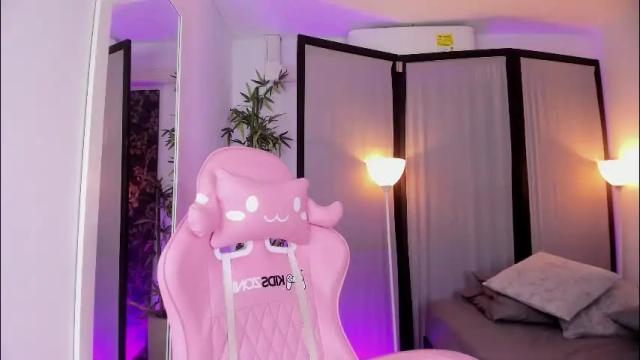 Image 3 of jademorwen Stream on Chaturbate on 2 months ago