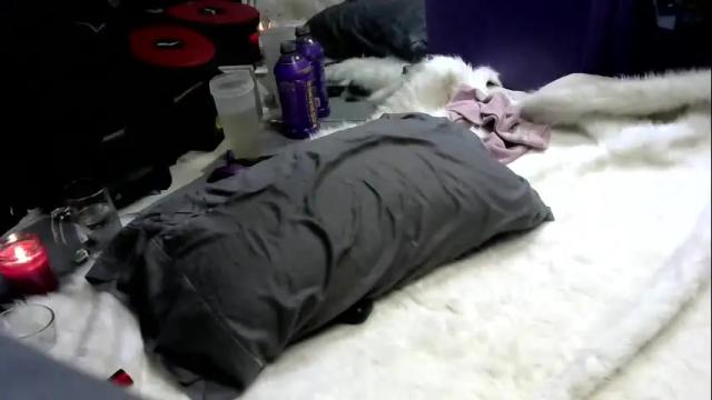 Image 2 of jamieskye72 Stream on Chaturbate on 4 months ago