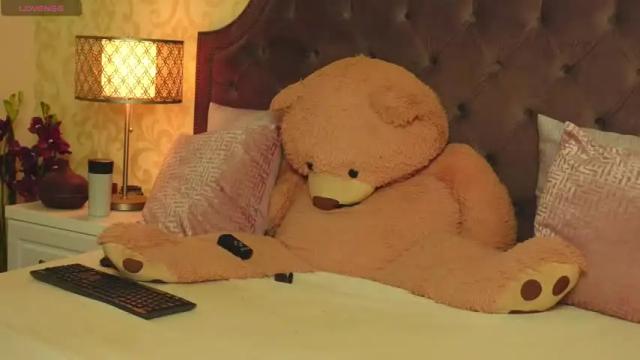 Image 3 of janedevines Stream on Chaturbate on 13 months ago