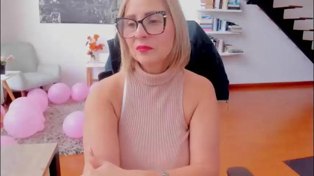 Image 10 of janeturner Stream on Chaturbate on 1 month ago