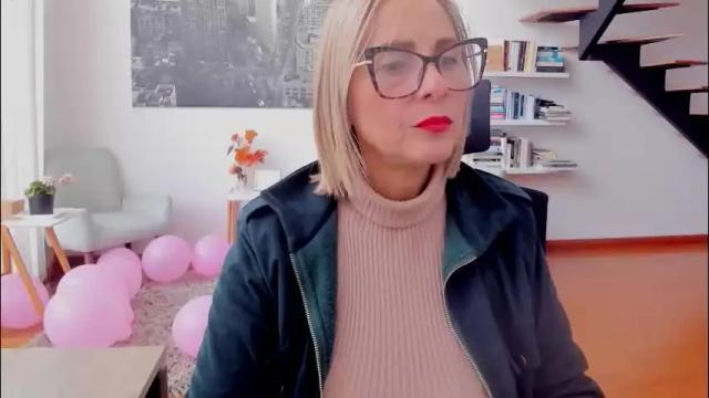 Image 3 of janeturner Stream on Chaturbate on 1 month ago