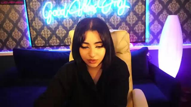 Image 12 of janine_loy Stream on Chaturbate on 19 months ago