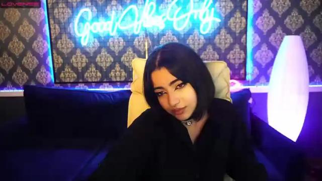 Image 3 of janine_loy Stream on Chaturbate on 19 months ago