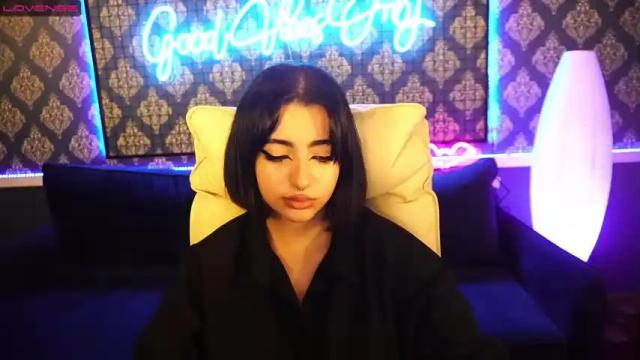 Image 7 of janine_loy Stream on Chaturbate on 19 months ago