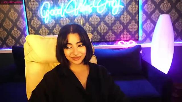 Image 8 of janine_loy Stream on Chaturbate on 19 months ago